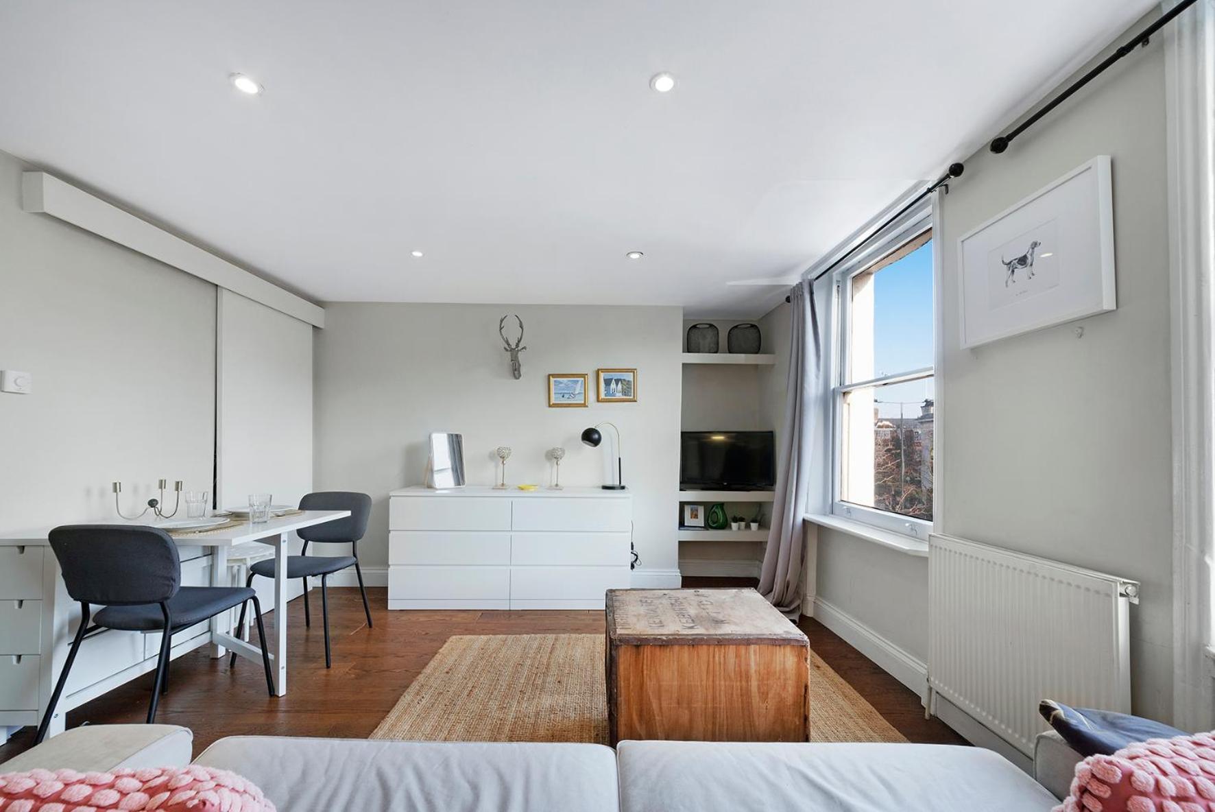 Modernised Apartments 1 And 2 Bedrooms Option Terrace And Balcony High Street London Exteriör bild