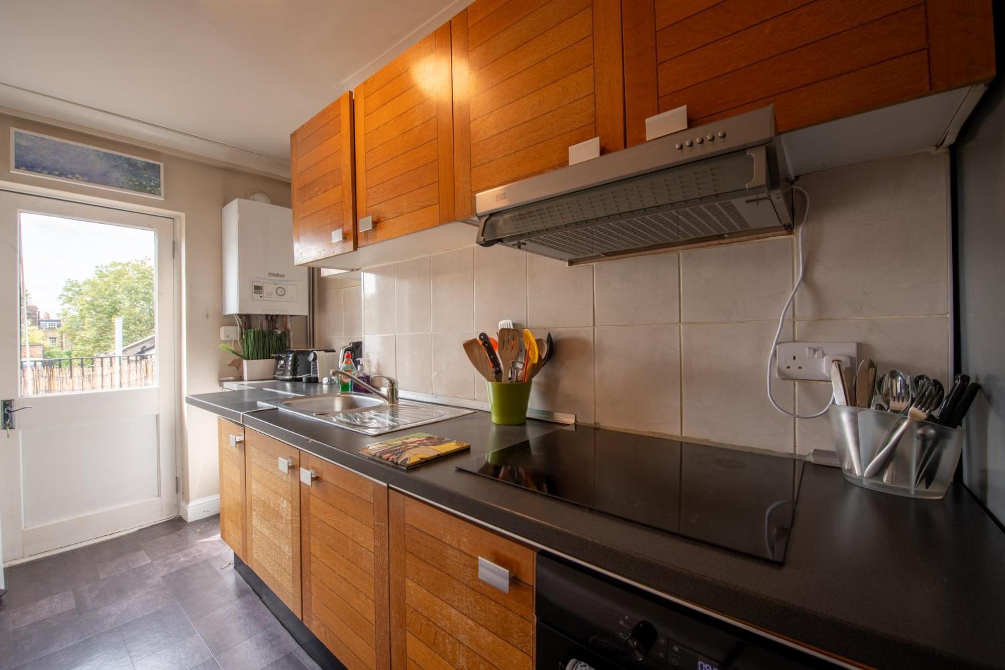 Modernised Apartments 1 And 2 Bedrooms Option Terrace And Balcony High Street London Exteriör bild